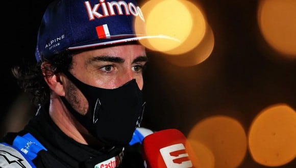 Fernando Alonso abandonó el GP de Bahréin en la vuelta 33. (Foto: Alpine)