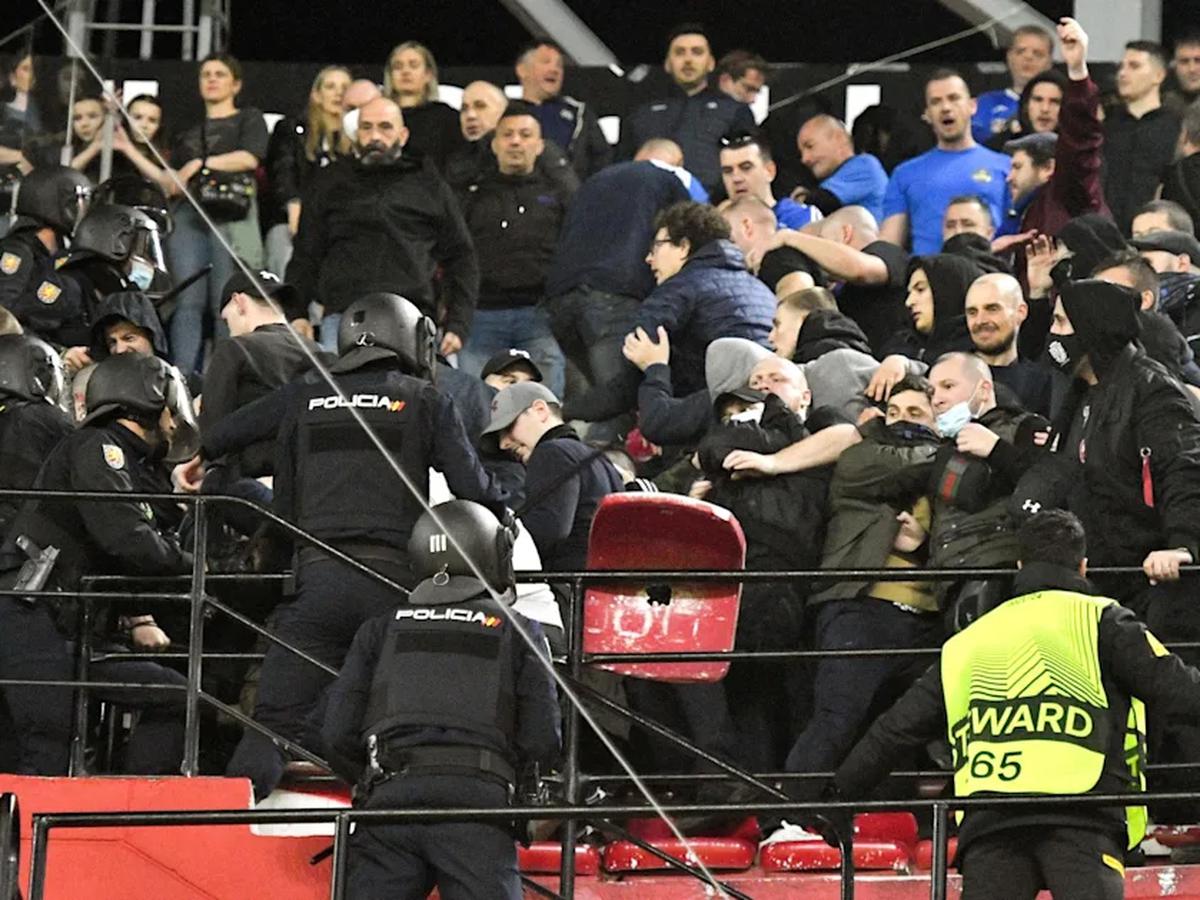 ultras armados del Rayo Vallecano y Dinamo Zagreb se citaron para enfrentarse Sevilla | FUTBOL-INTERNACIONAL | DEPOR