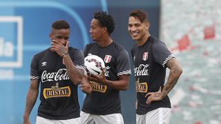 Paolo Guerrero a Rusia 2018: Jefferson Farfán y André Carrillo le dieron la bienvenida al capitán