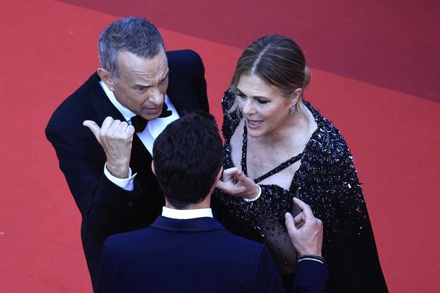 Tom Hanks, Rita Wilson y su discusión con un miembro del equipo del Festival de Cannes 2023 (Foto: AFP)