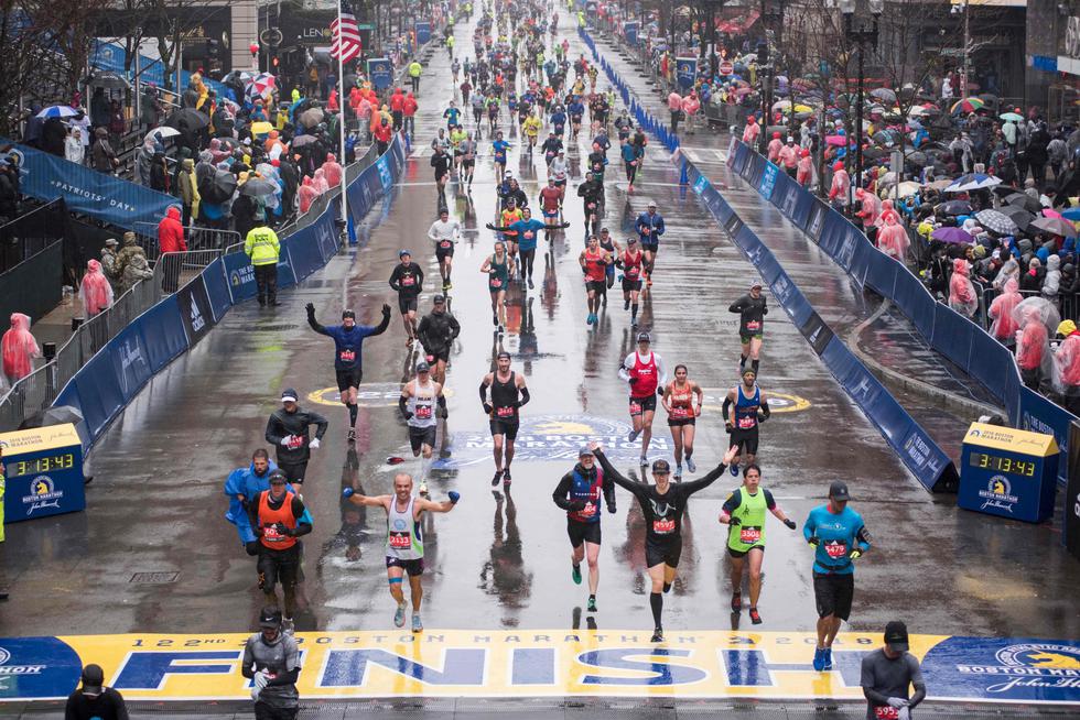 Maratón de Boston ¿cómo correr bajo una lluvia torrencial y sobrevivir