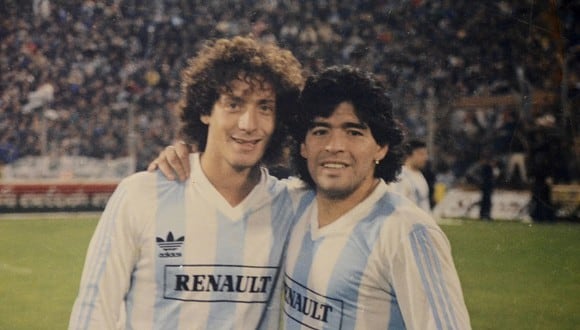 Diego Maradona y Pedro Troglio jugaron juntos en el Mundial de Italia 90 (Foto:DIFUSIÓN)