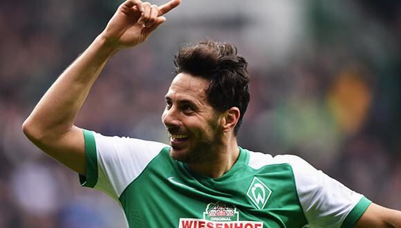 Claudio Pizarro es uno de los futbolistas históricos del Werder Bremen tras haber anotado 153 goles en el club. (Foto: Getty Images)