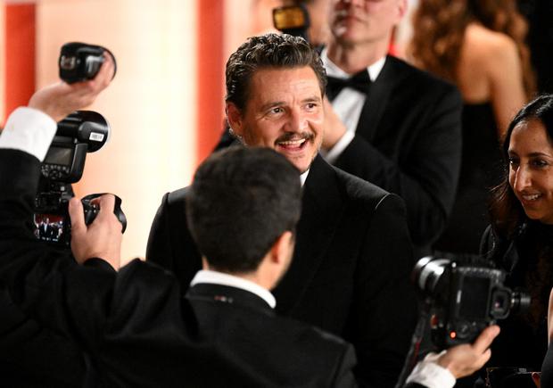Pedro Pascal en la ceremonia de los Premios Oscar 2023, que se celebró el domingo 12 de marzo en el mítico Kodak Theatre de Hollywood (Photo Robyn BECK / AFP)