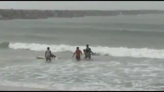 Una pena: campeona brasileña de surf falleció tras impactarle un rayo mientras entrenaba [VIDEO]