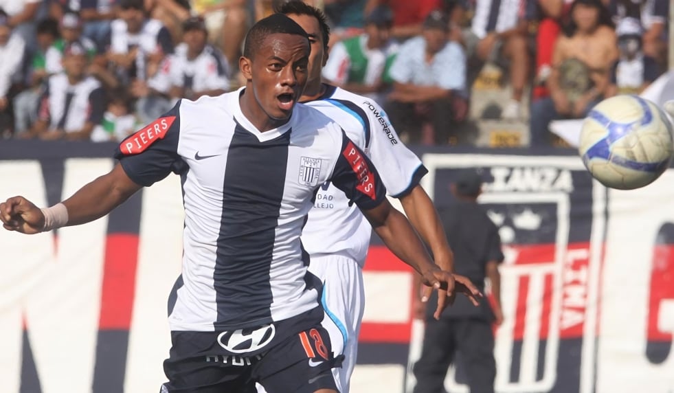 Carrillo y su deseo: “Sería lindo alzar un trofeo con Alianza Lima”