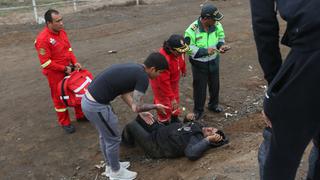 Universitario: Juan Manuel Vargas y compañeros auxiliaron a motociclista que sufrió accidente [VIDEO]