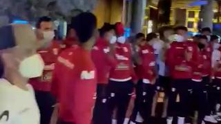El frío no fue excusa: el banderazo de los fanáticos de la Selección Peruana antes del choque ante Venezuela