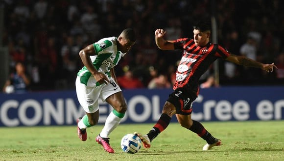 Atlético Nacional y Patronato se enfrentaron por la frase de grupos de la Copa Libertadores (Foto: EFE).