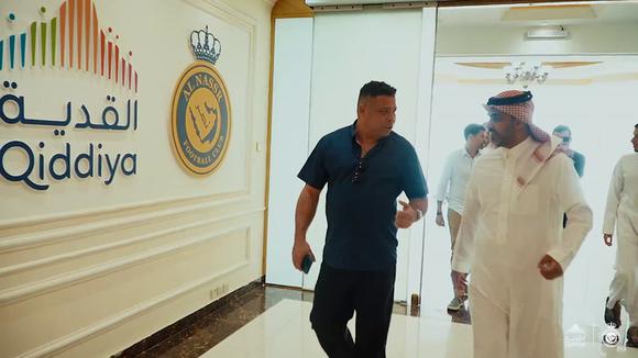 Ronaldo y Figo visitaron las instalaciones de Al Nassr. (Video: Al Nassr)