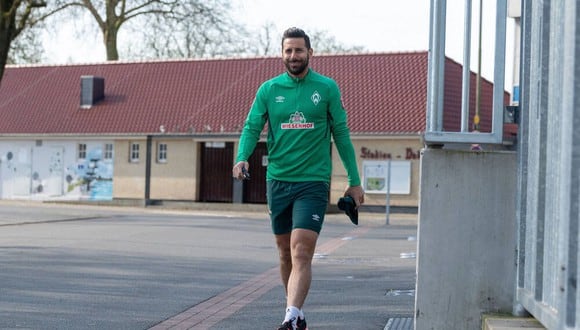Claudio Pizarro aún continúa en rehabilitación de su lesión. (Foto: Werder Bremen)