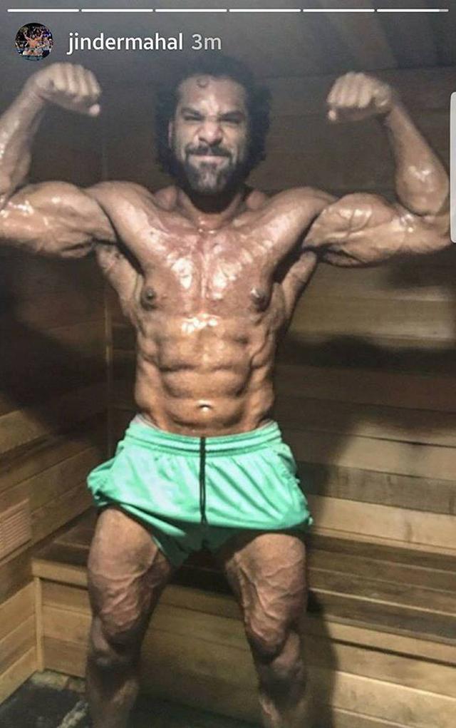Jinder Mahal volvió a generar polémica en Instagram por su exagerada