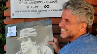 En la casa de sus tesoros: el homenaje a Maradona en icónico edificio donde vivió en los 90