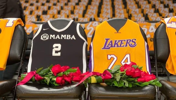 Así luce el banco de suplentes del Staple Center en homenaje a Kobe (Twitter)