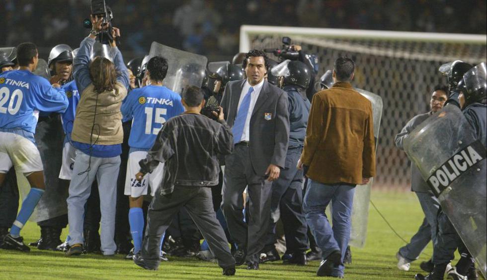 La primera vez. El primer duelo de 'Chemo' ante la 'U' fue en el Apertura 2005 en el Sporting Cristal 2-2 'U' en el estadio Jorge Basadre de Tacna. (USI)