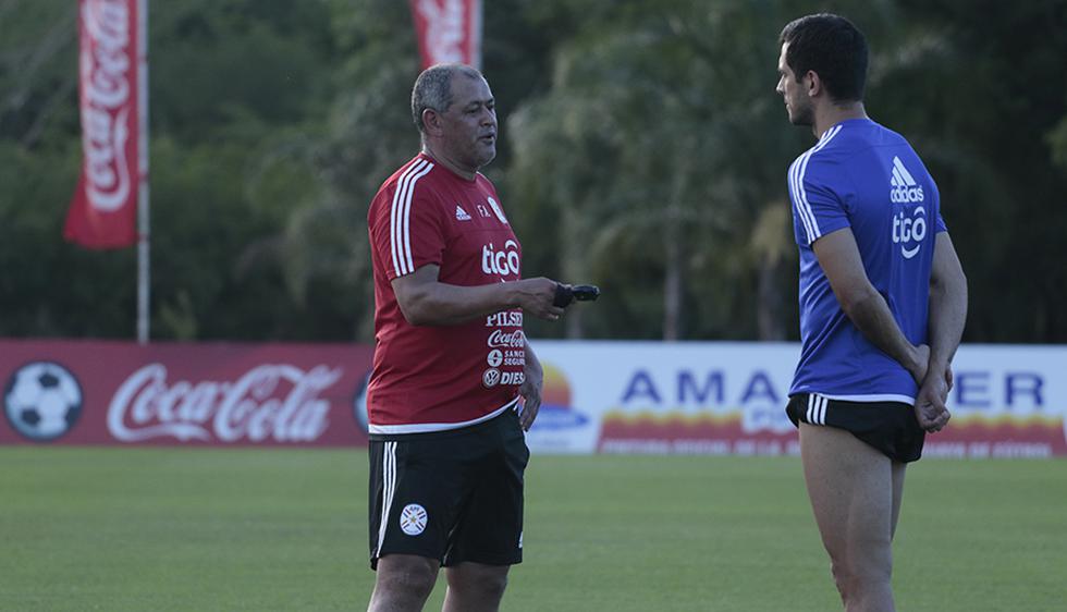 La Selección de Paraguay entrenó con la presencia de 20 jugadores. Roque Santa Cruz sería titular. (Daniel Apuy)