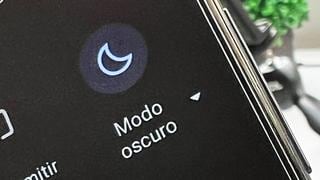 Android: qué es el “modo oscuro” y por qué debes activarlo en tu celular