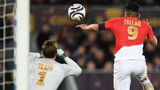 El VAR le quitó el grito a Falcao: el legítimo gol anulado del 'Tigre' ante PSG [VIDEO]