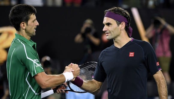 Roger Federer felicitó a Novak Djokovic por ganar 20 torneos de Grand Slam. (Foto: AP)