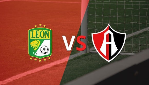 Termina el primer tiempo con una victoria para León vs Atlas por 1-0
