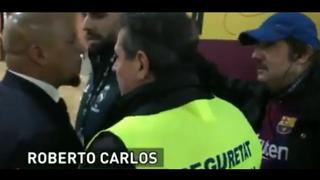 Roberto Carlos jugó su otro Clásico: el brasileño se encaró con un hincha del Barcelona [VIDEO]