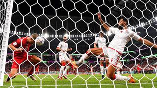 ¡Milagro! El palo le negó el gol a Dinamarca vs.Túnez tras un cabezazo de Christensen [VIDEO]
