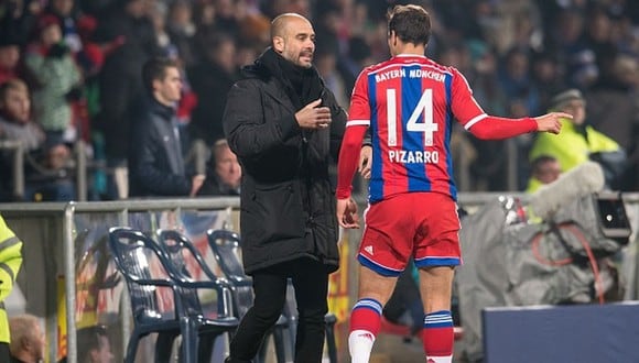 Pep Guardiola y Claudio Pizarro trabajaron en el Bayern Munich hasta 2015. (Getty)