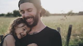 Hombre le hace prometer a su hija que no tendrá enamorado: su respuesta lo dejó sin palabras