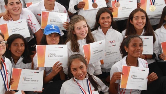Minedu e IPD reconocen a delegación que participó en Juegos Sudamericanos Escolares Asunción 2019