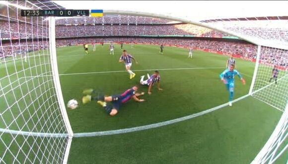 Lewandowski estuvo cerca de abrir el marcador en Barcelona vs. Valladolid al minuto 13. (Captura: DirecTV Sports)
