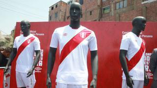 Camiseta de Perú se luce en exclusivo centro comercial de Colombia [FOTO]