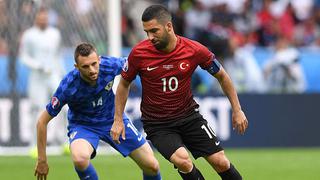 Arda Turan pidió perdón a Turquía por su mal juego ante Croacia