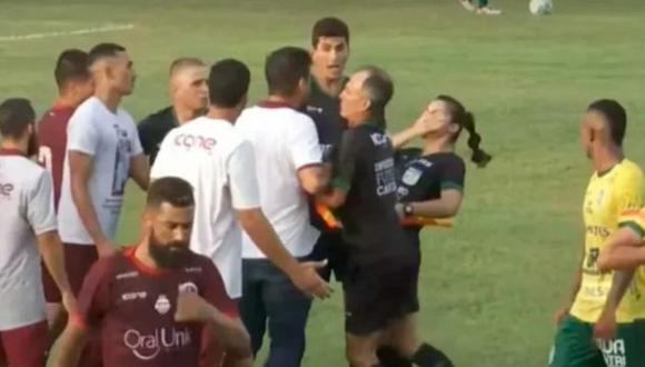 Rafael Soriano agredió a árbitra y fue cesado del puesto de DT del Desportiva Ferroviaria. (Captura: YouTube)