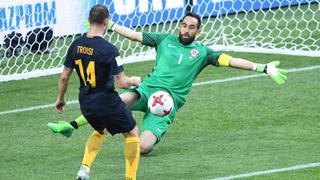 Un toquecito y a cobrar: Australia le marcó a Chile con golazo de James Troisi [VIDEO]