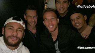 Neymar volvió a Barcelona: viaje relámpago y fin de fiesta con Arthur y los ‘toiss’