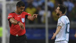 El árbitro del Argentina-Brasil se defiende: “Dicen que nunca hablé con el VAR, sí hubo comunicación”