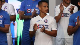 Con Yotun de modelo: Cruz Azul presentó su nuevas camisetas para el Clausura 2019 Liga MX