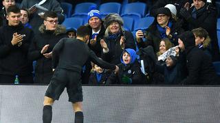 Un gesto para aplaudir: el regalo de Eden Hazard a pequeño hincha en la tribunas del Amex Stadium