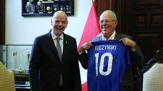 Efecto Mundial: Presidente de la FIFA visitó a PPK [FOTOS]
