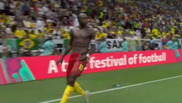 Vincent Aboubakar, que ya tenía tarjeta amarilla, se quitó la camiseta por lo que el árbitro  le sacó la roja. (Foto: Captura de pantalla de DIRECTV Sports)