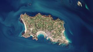 El lugar de ‘Los Miserables’: proponen acabar la temporada de la Premier League en la isla de Guernsey