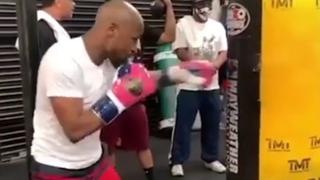 No pierde el ritmo: Floyd Mayweather regresó a entrenar a su gimnasio durante la cuarentena por el coronavirus [VIDEO]