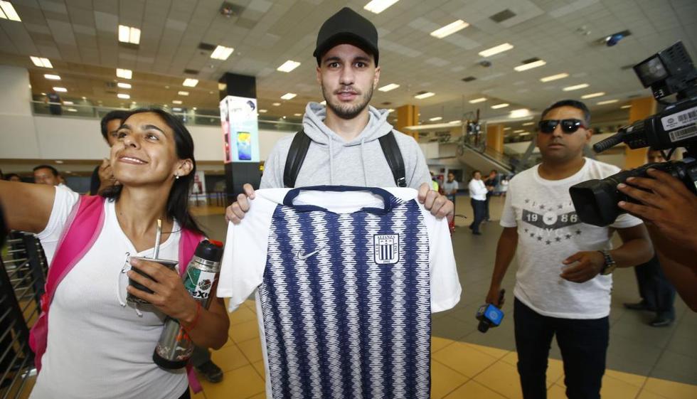 Felipe Rodríguez posó con la camiseta de Alianza Lima. (Fotos: Francisco Neyra)