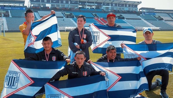 La Selección Peruana de futsal down visitó las instalaciones de Alianza Lima. (Foto: prensa AL)