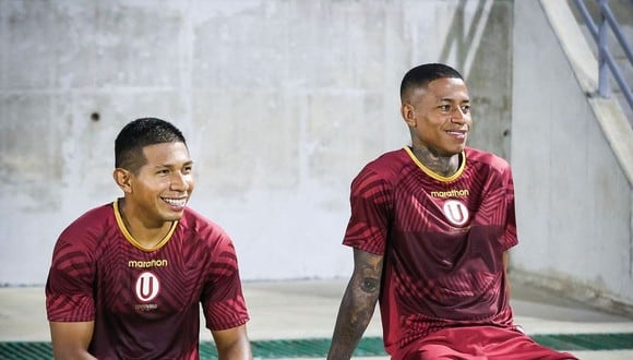 Edison Flores y Andy Polo juntos en un nuevo desafío con la camiseta crema. (@Universitario)