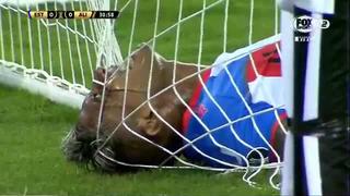 ¡Estaba solo! Rodríguez se falló el gol bajo el arco de Alianza Lima de manera increíble [VIDEO]