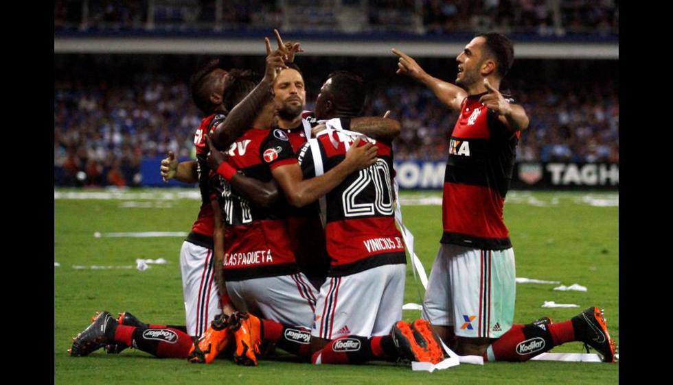 Flamengo remontó y venció a Emelec con doblete de Vinicius Junior en Copa Libertadores 2018. (AP / AFP)