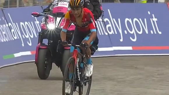 Así ganó Santiago Buitrago la etapa 19 del Giro de Italia | VIDEO: @eurosport