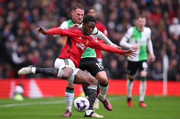Kobbie Mainoo tiene 18 años, juega con regularidad en el Manchester United y ya debutó en la selección mayor de Inglaterra. (Foto: Getty Images)