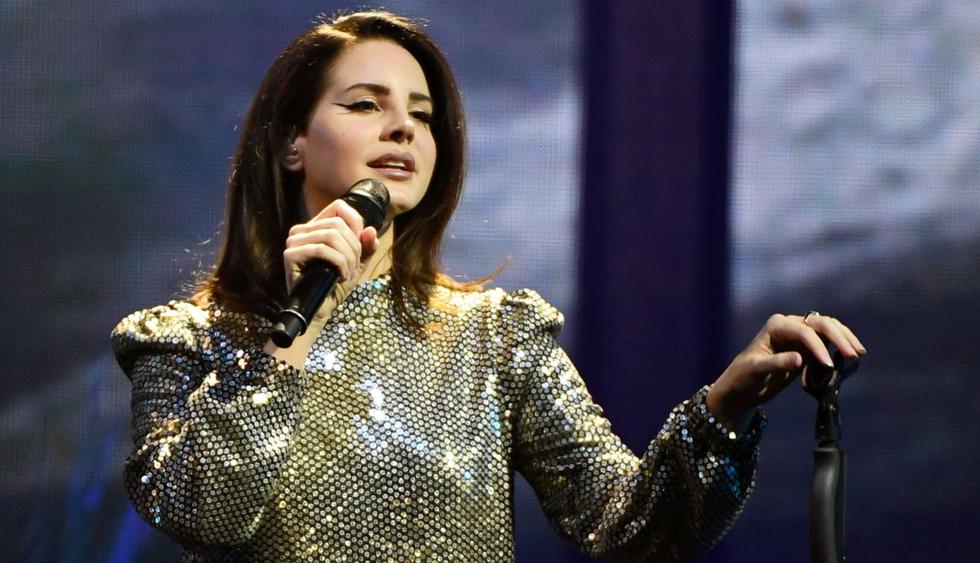 Lana Del Rey rinde homenaje a las víctimas de los tiroteos en EEUU. (Foto: AFP)